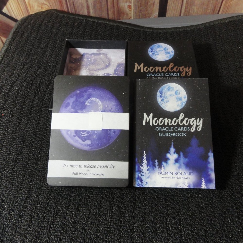 Moonology Oracle 44 Card Deck & Guidebook~NEW~Yasmin Boland~Wiccan~Astro… - Picture 4 of 5
